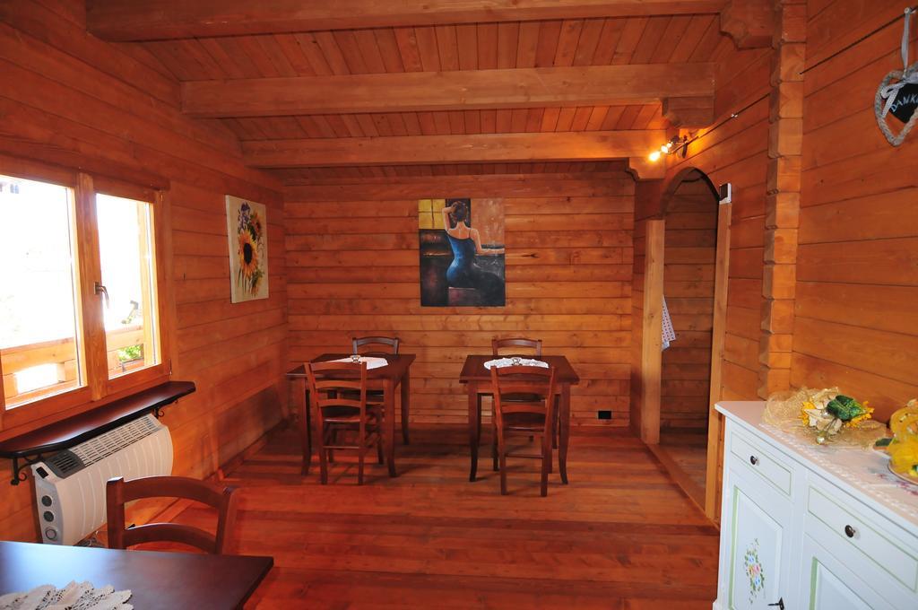 Chalet Dei Parchi Bed & Breakfast Saracinesco Exterior photo